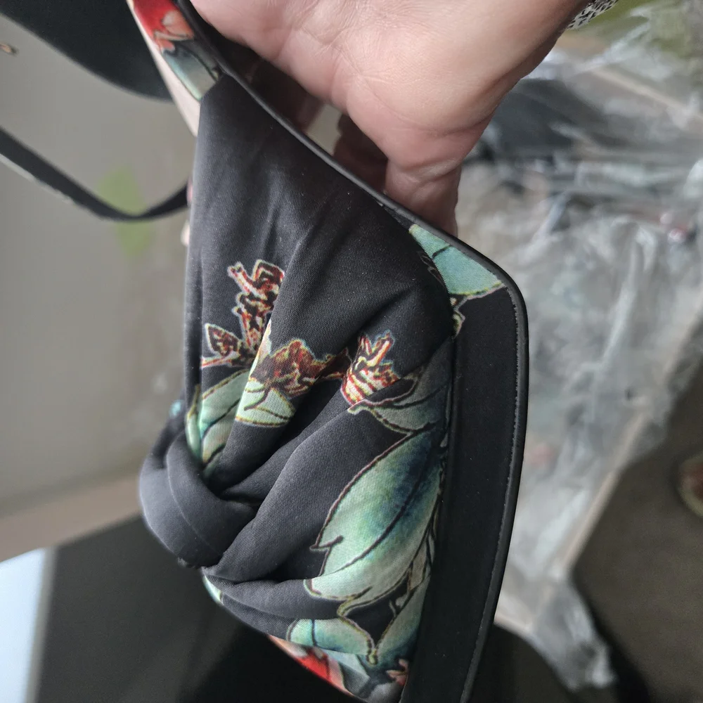 Chinese Laundry Flory Geisha Print Heels - Picture 15 of 15